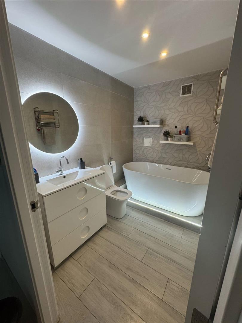 Image of Apartment - 3 Bedrooms - 1 Bathrooms for Sale in Nelson's View-Gibraltar, Image 5